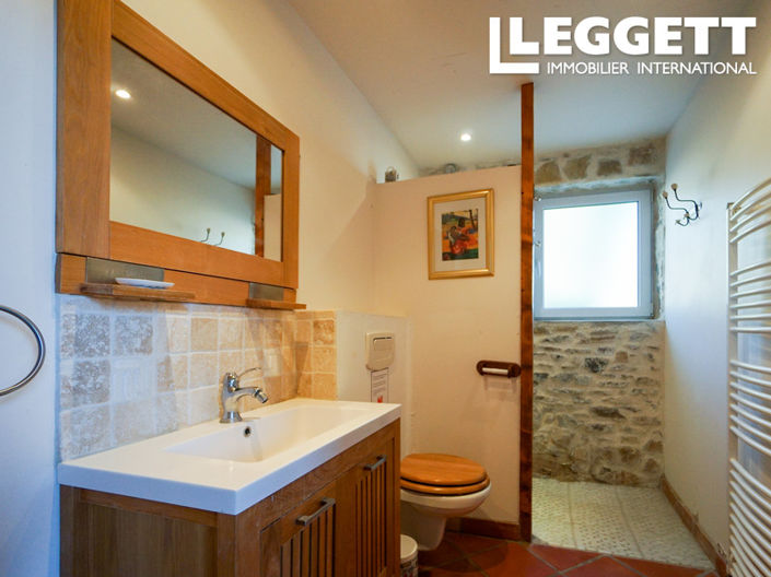 Image No.7-8 Bed House for sale