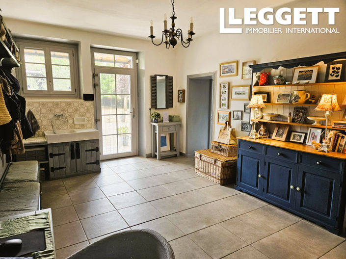 Image No.4-6 Bed House for sale