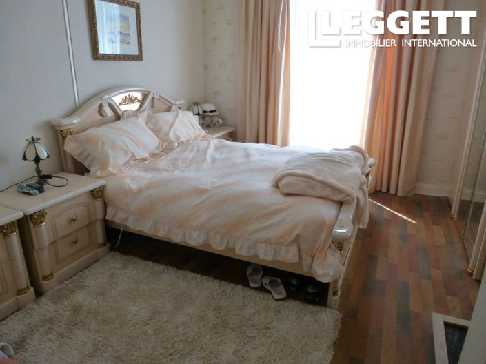 Image No.5-2 Bed House for sale