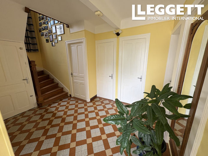 Image No.2-4 Bed House for sale