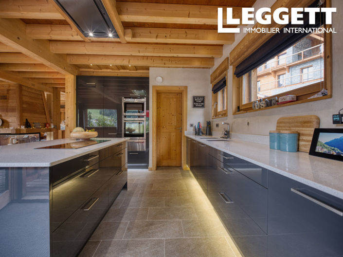 Image No.5-5 Bed House for sale