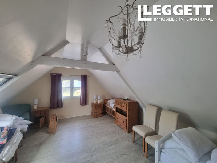 Image No.7-7 Bed House for sale