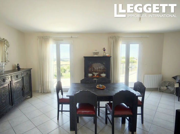 Image No.6-3 Bed House for sale