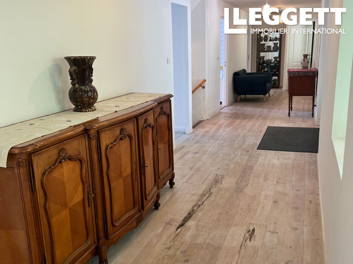 Image No.6-5 Bed House for sale