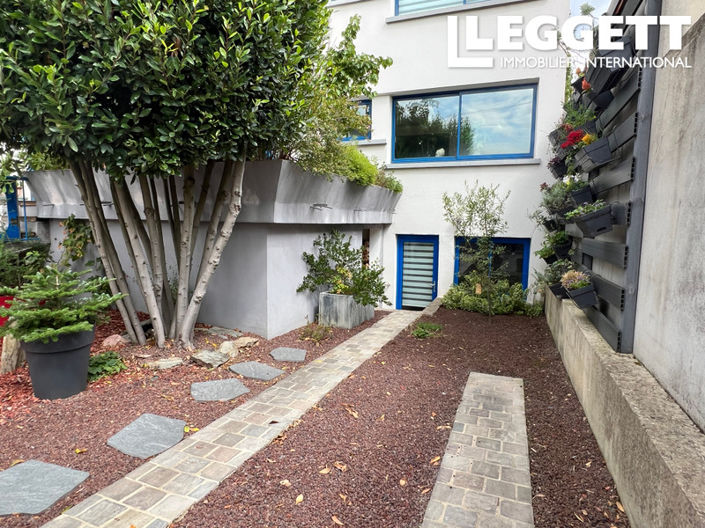 Image No.10-3 Bed House for sale