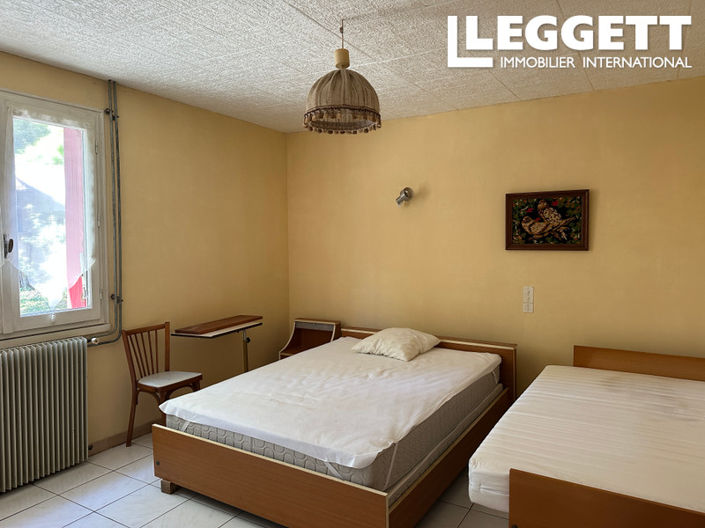 Image No.6-5 Bed House for sale