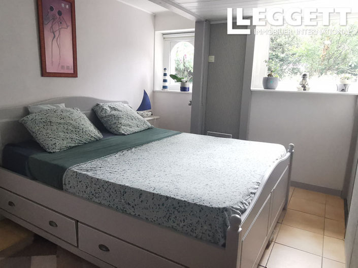 Image No.9-4 Bed House for sale