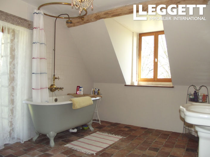 Image No.5-2 Bed House for sale