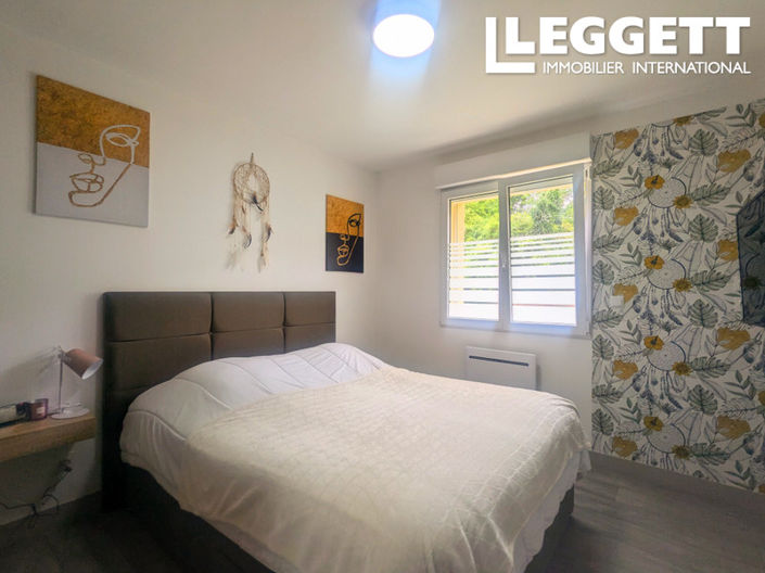 Image No.8-4 Bed House for sale