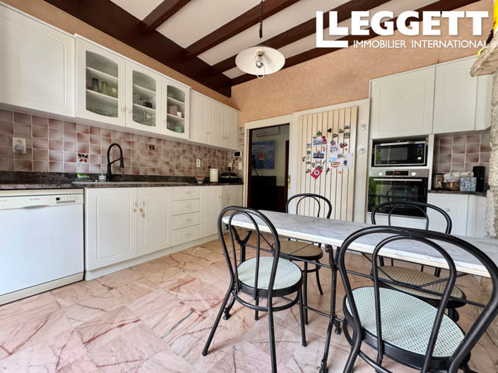 Image No.8-5 Bed House for sale