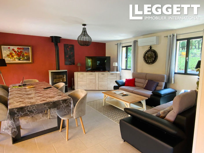 Image No.2-4 Bed House for sale