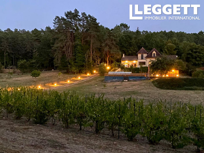 Image No.8-4 Bed House for sale