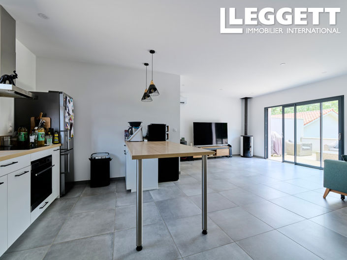 Image No.6-2 Bed House for sale