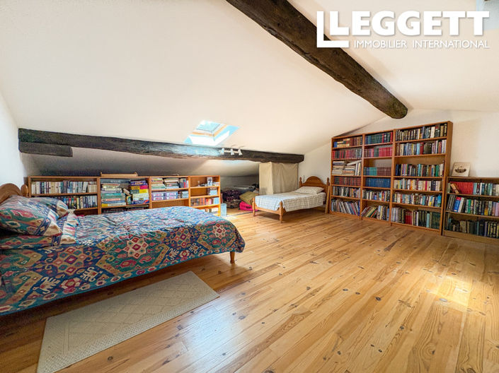 Image No.10-5 Bed House for sale