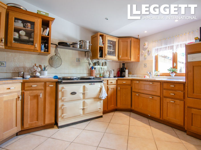 Image No.7-5 Bed House for sale