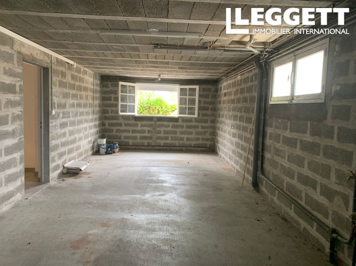 Image No.8-4 Bed House for sale