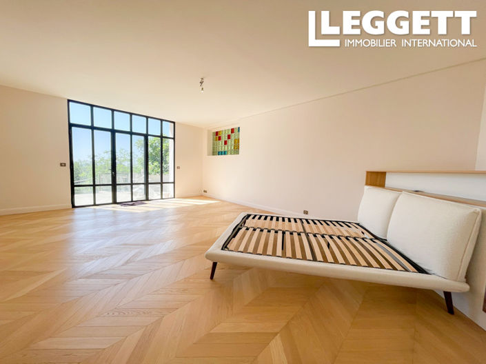 Image No.6-4 Bed House for sale