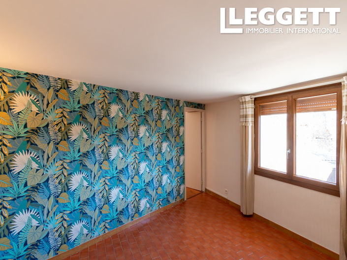 Image No.9-2 Bed House for sale