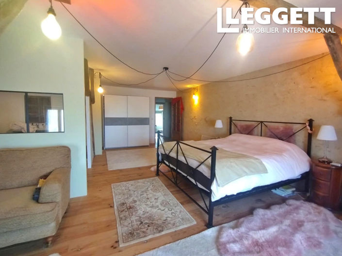 Image No.7-5 Bed House for sale