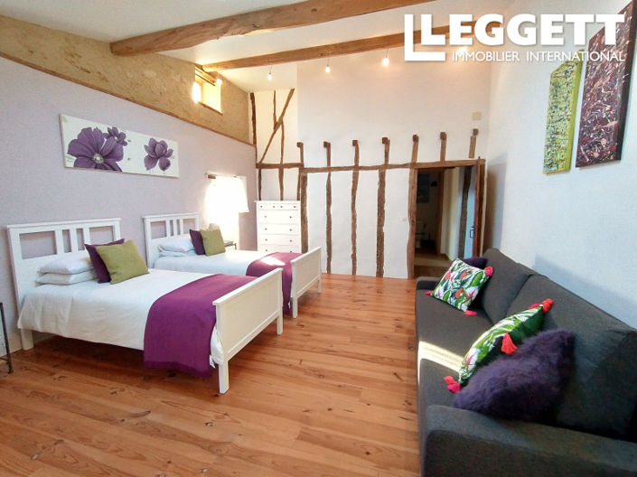 Image No.8-5 Bed House for sale