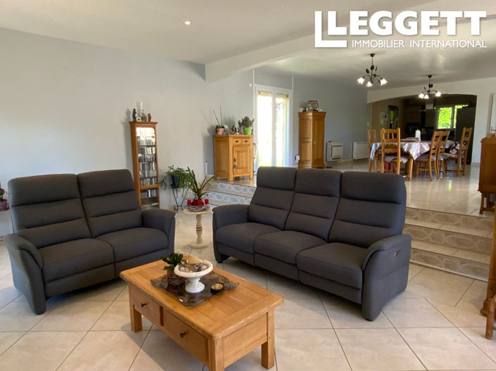 Image No.4-6 Bed House for sale