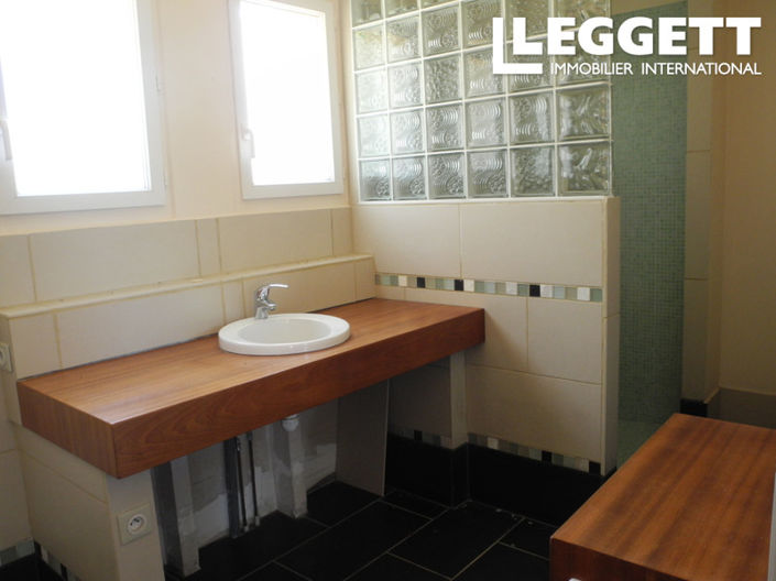 Image No.4-2 Bed House for sale