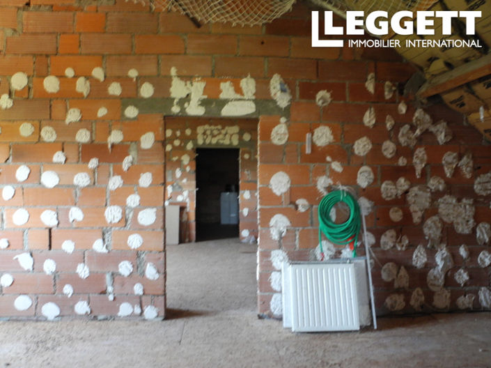 Image No.9-2 Bed House for sale