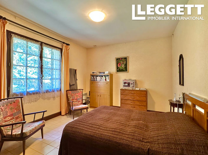 Image No.9-4 Bed House for sale