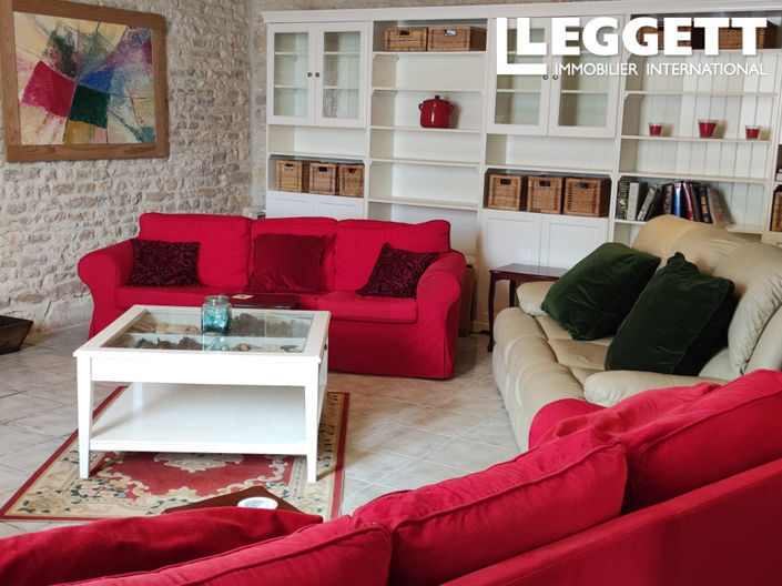 Image No.8-6 Bed House for sale