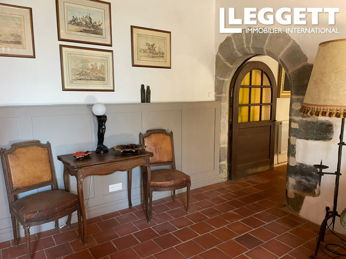 Image No.10-2 Bed House for sale