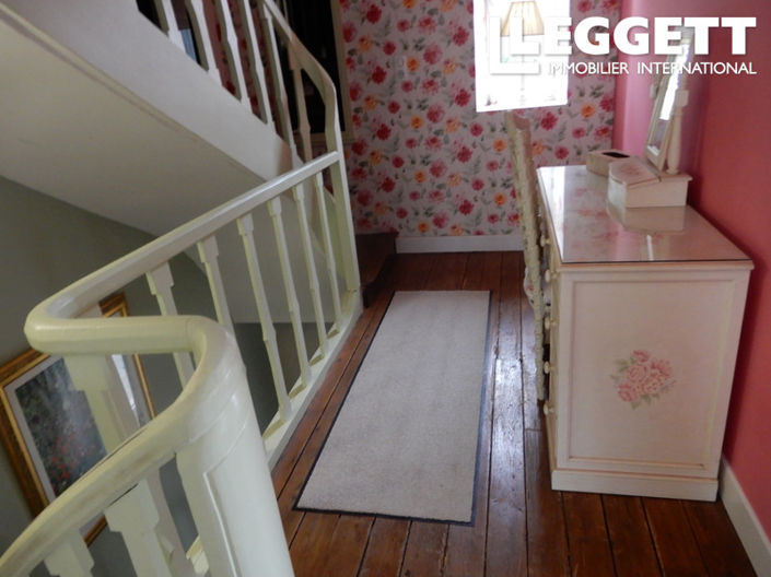 Image No.10-3 Bed House for sale