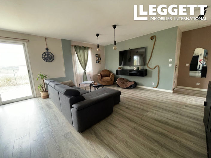 Image No.9-2 Bed House for sale