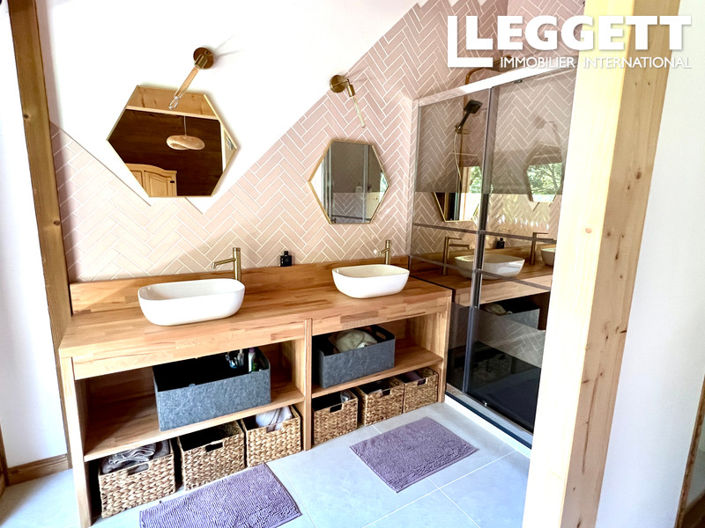 Image No.10-4 Bed House for sale