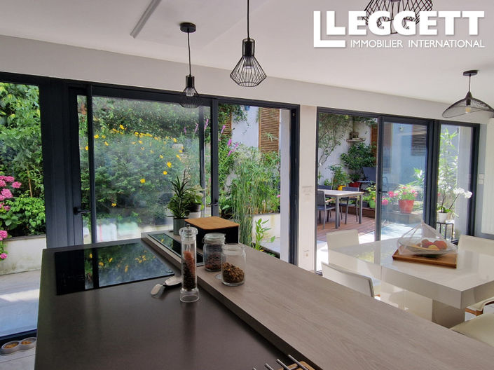 Image No.2-4 Bed House for sale