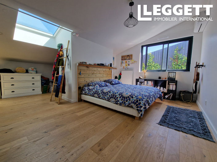 Image No.6-4 Bed House for sale