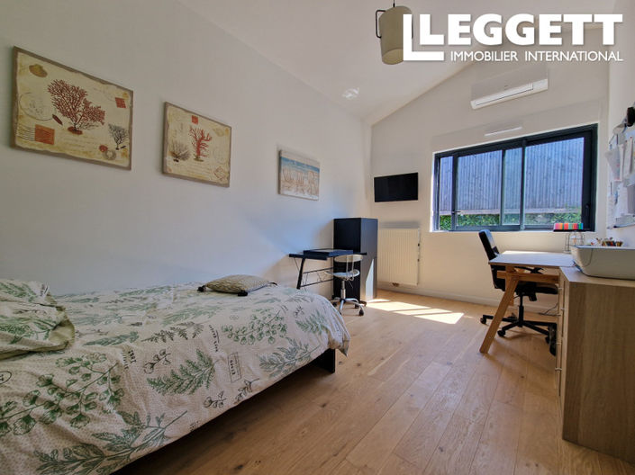 Image No.9-4 Bed House for sale