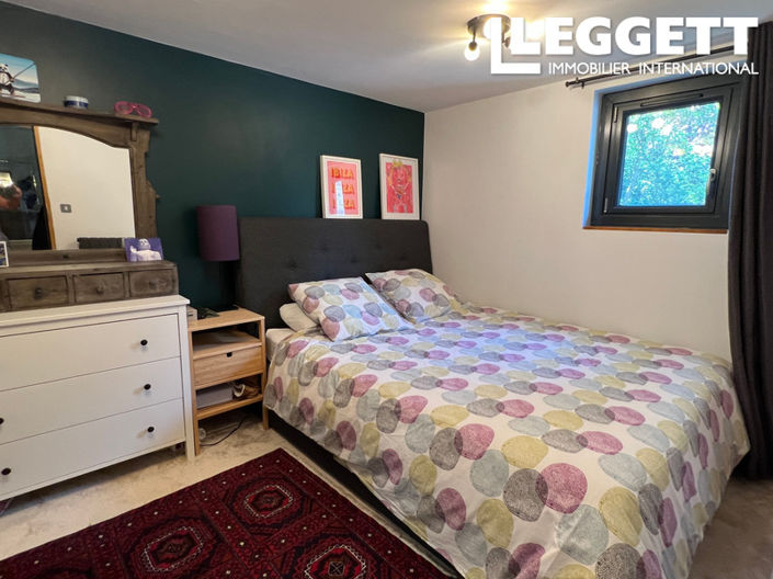 Image No.8-6 Bed House for sale