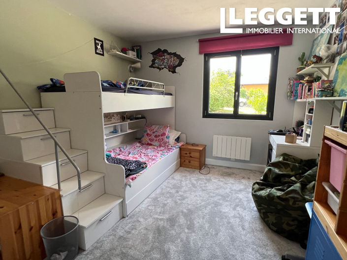 Image No.9-6 Bed House for sale