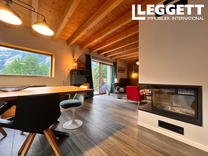 Image No.5-10 Bed House for sale