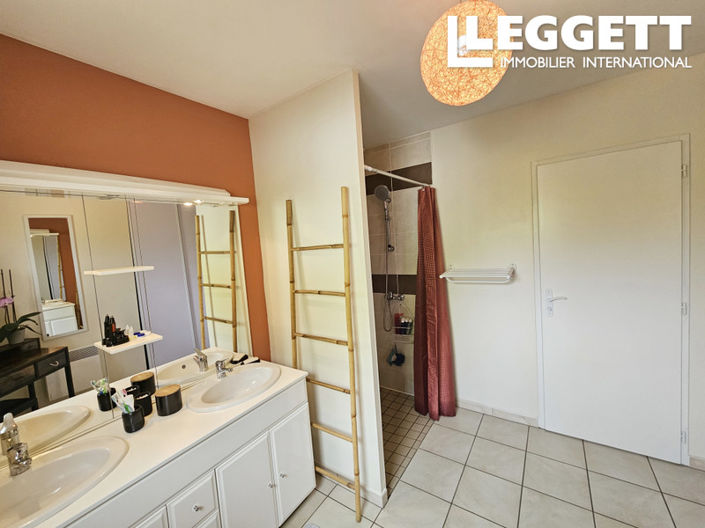 Image No.8-3 Bed House for sale