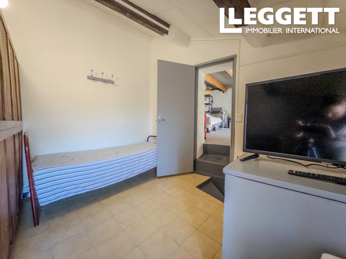 Image No.8-2 Bed House for sale