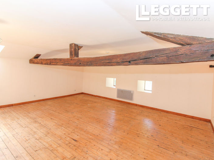 Image No.8-3 Bed House for sale