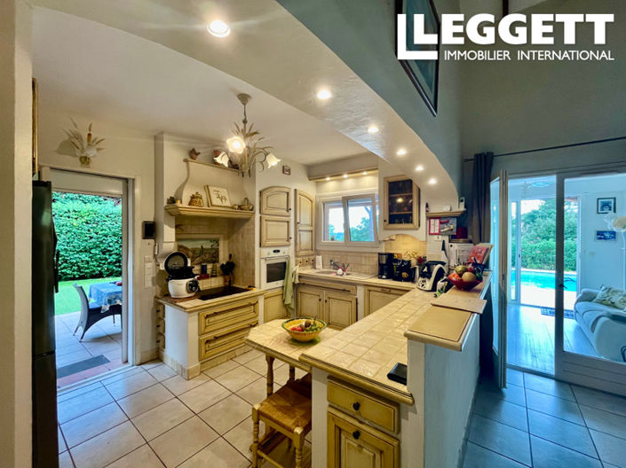 Image No.5-5 Bed House for sale