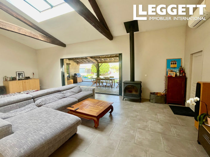 Image No.5-8 Bed House for sale