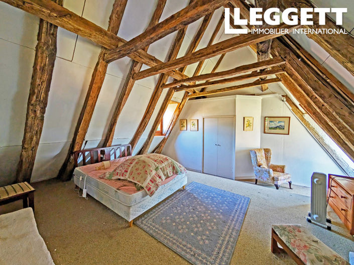 Image No.10-3 Bed House for sale