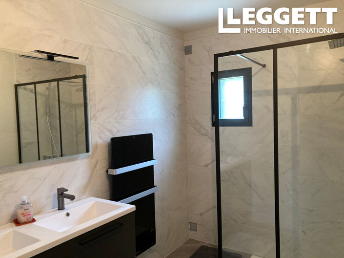 Image No.9-6 Bed House for sale