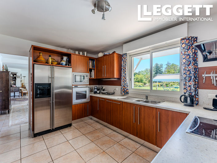 Image No.6-4 Bed House for sale