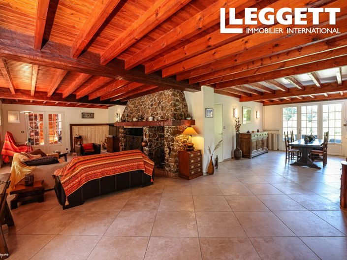 Image No.5-6 Bed House for sale