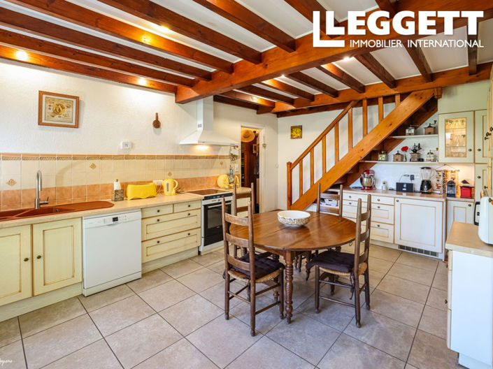 Image No.7-6 Bed House for sale