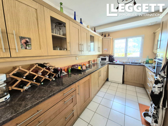 Image No.3-4 Bed House for sale